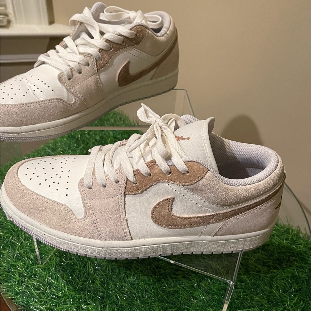 Jordan 1 Low SE in Brown Tones - Picture 4 of 10